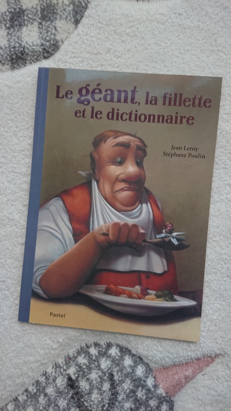Le Géant, La Fillette Et Le Dictionnaire